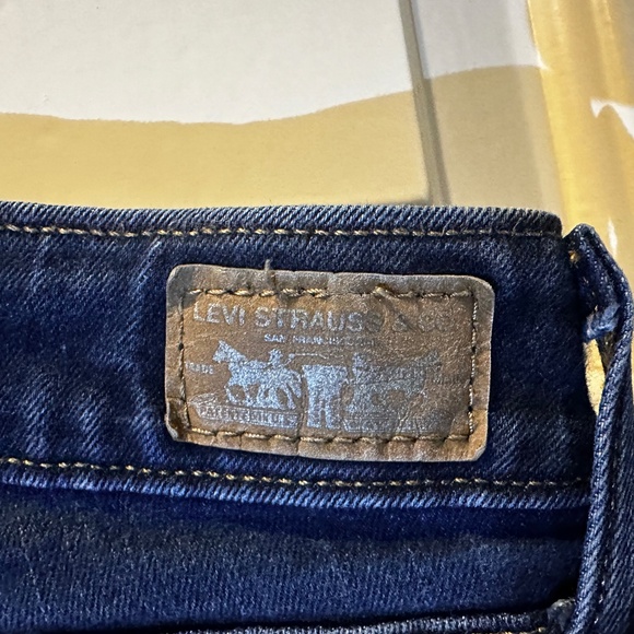 Levi's Size 29 Dark Wash Skinny Jeans - Picture 8 of 8